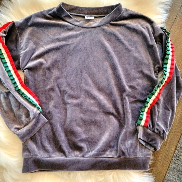 2/$20 Pat Pat Silver Velour Top 6-7 - Picture 1 of 3